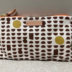 NWOT Erin Flett cosmetic and/or travel bag.